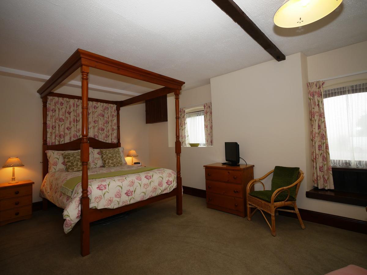 Kennacott Court Holiday Cottages Буде Экстерьер фото