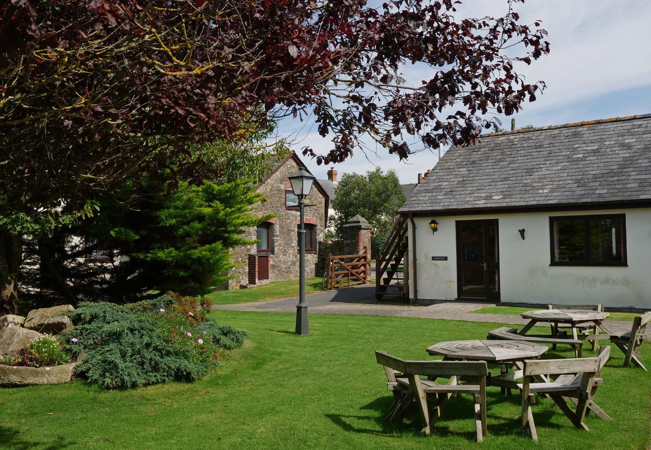 Kennacott Court Holiday Cottages Буде Экстерьер фото